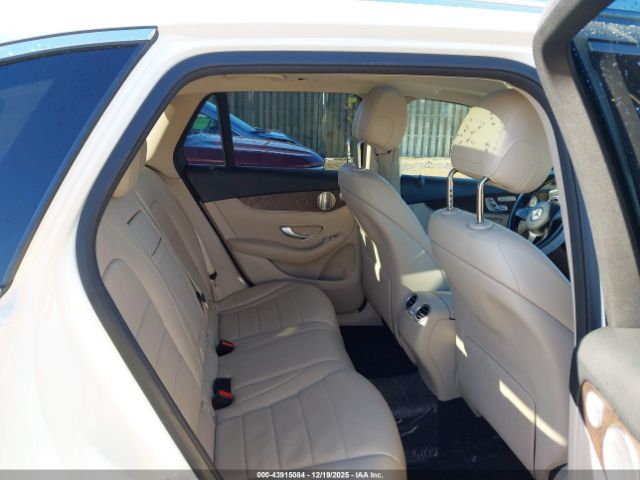 Mercedes-Benz GLC 4matic Image 9