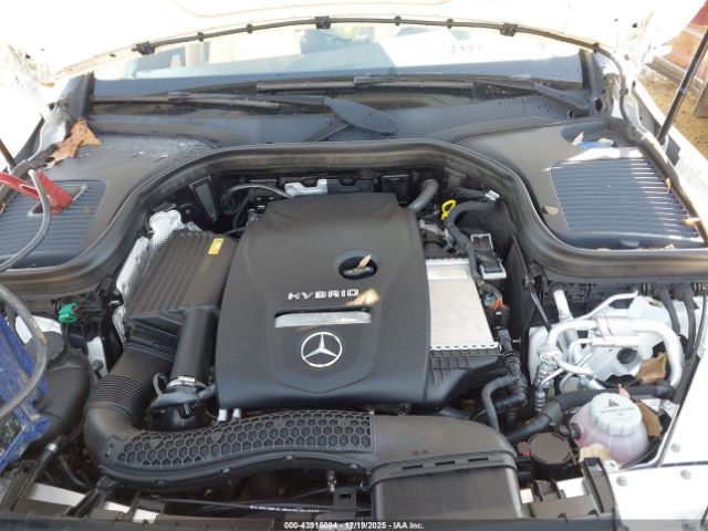 Mercedes-Benz GLC 4matic Image 11
