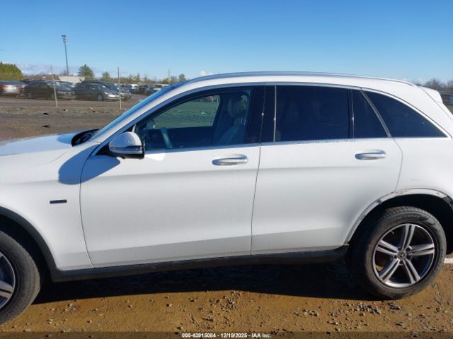 Mercedes-Benz GLC 4matic Image 17