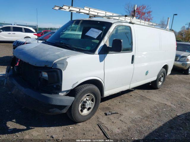 Chevrolet Express Work Van Image 14