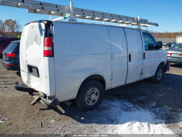 Chevrolet Express Work Van Image 13