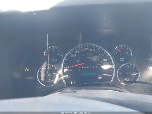 Chevrolet Express Work Van Image 16