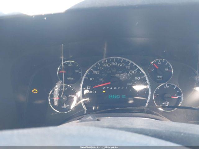 Chevrolet Express Work Van Image 16