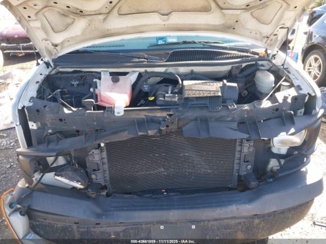 Chevrolet Express Work Van Image 10