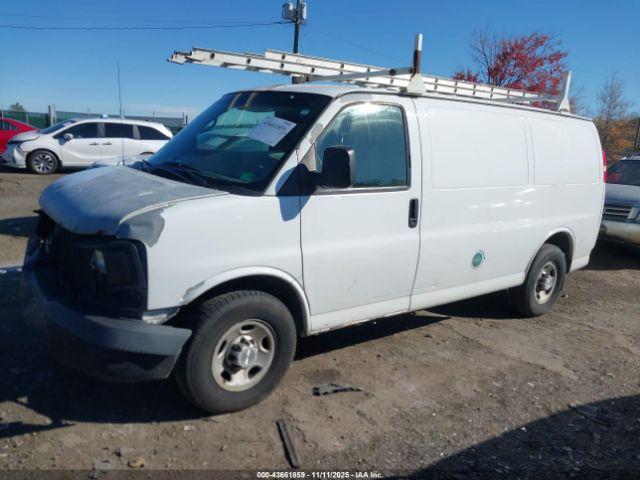 Chevrolet Express Work Van Image 7