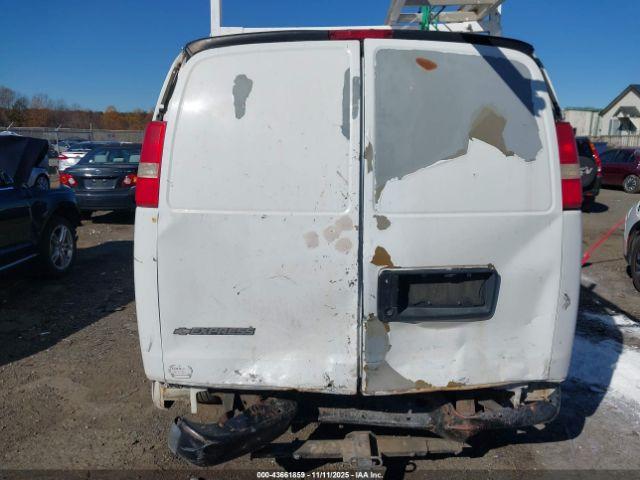 Chevrolet Express Work Van Image 12